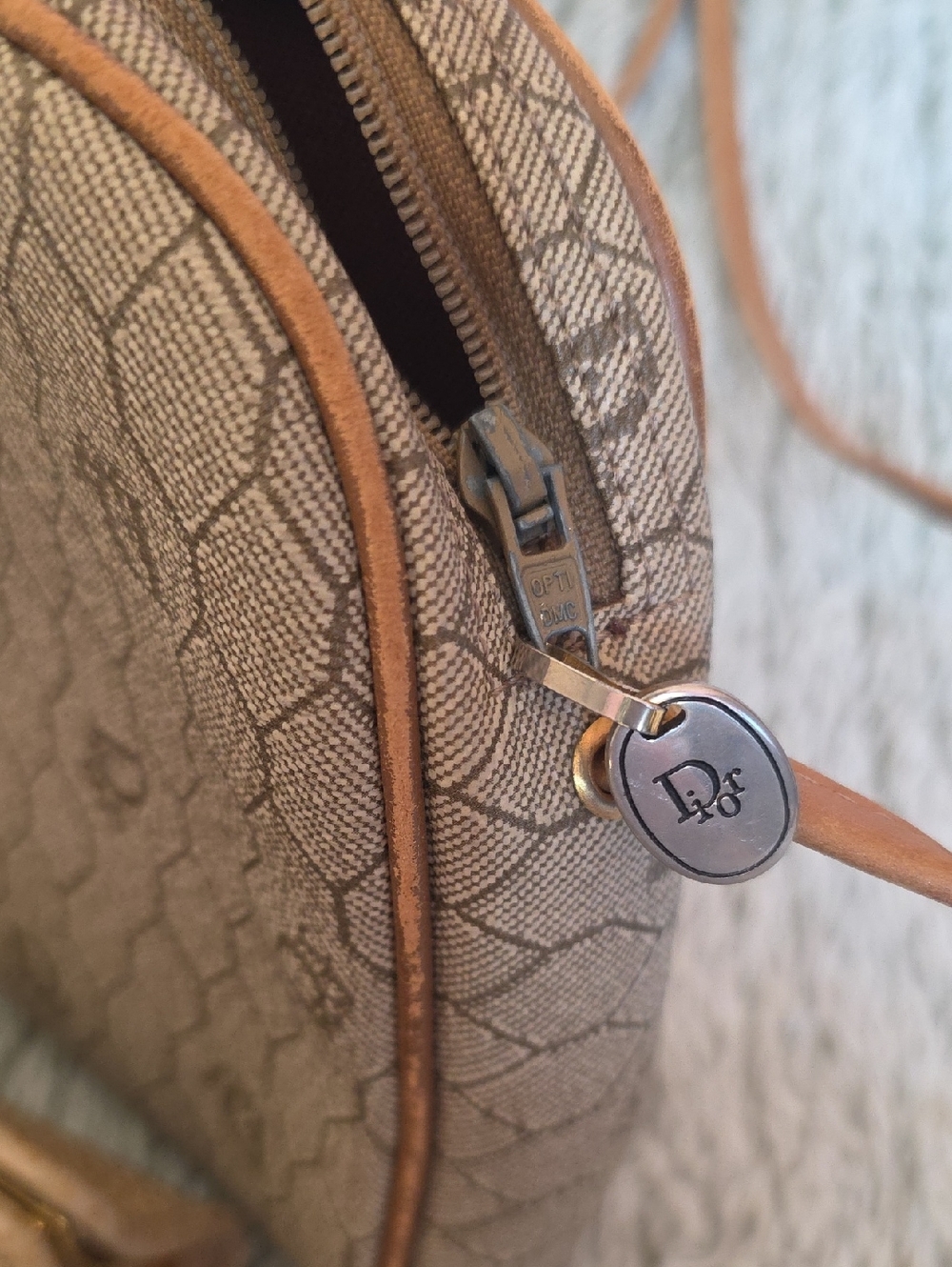 Christian Dior Sling Honeycomb Bag with Coin Purse - Picture 3 of 14